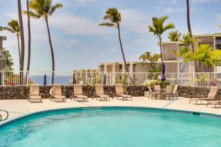 Steps from Beach and 2 Mi to Town Condo with AC! - 9