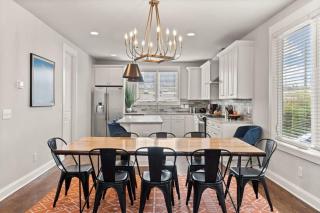 2 Chic Townhomes Near Geodis Sleeps 22 - Nashville - 8