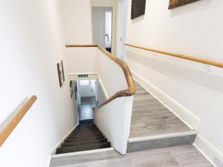 Luxurious 5 bedrooms apartment and a living room in 7 Sydenham Road, Oxbridge, Stockton, Stockton-on-Tees, TS18 4DG - Stockton-on-Tees - 4