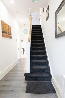 Luxurious 5 bedrooms apartment and a living room in 7 Sydenham Road, Oxbridge, Stockton, Stockton-on-Tees, TS18 4DG - Stockton-on-Tees - 6