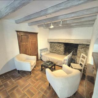 Appartement médiéval au cœur du village de Lama - 4