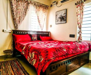 VERY Beautiful whitetown home Arora pvt outdoor dining - Pondicherry - 8