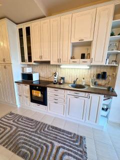 Gold Moon Apartment - 1