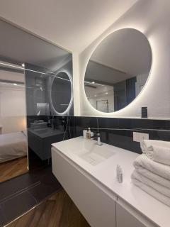East West Room - Arco - 2