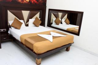Hotel Aayan Lodging & Boarding - - 0