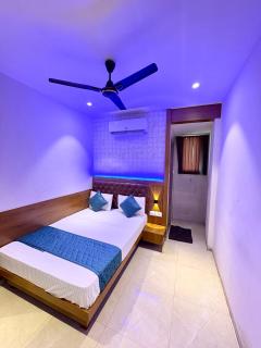 Hotel Ruby Lodging & Boarding - Jāmb - 4