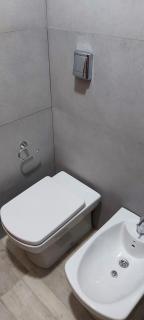 Hermosa Casa Con pileta y quincho - - 5