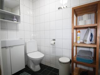 Super cozy apartment in picturesque neighborhood - 2