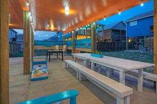 Port A Getaway Games Grill Close to Beach Sandy Feet Retreat by AvantStay - 6