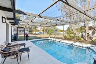 Luxury getaway, Relax & Recharge Heated Pool - Spring Hill - 0