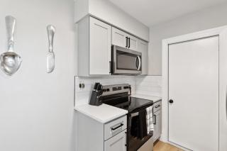 Luxury getaway, Relax & Recharge Heated Pool - Spring Hill - 2