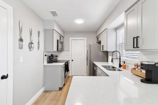 Luxury getaway, Relax & Recharge Heated Pool - Spring Hill - 3
