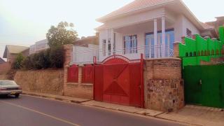 PArk View Perch Apartment with Balcony near Downtown - Kigali - 0