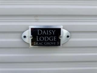 Daisy Lodge Lilac Grove 3 - 8