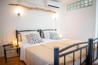 Picturesque Stonehouse in a Knockout Location - Vrboska (Verbosca) - 6