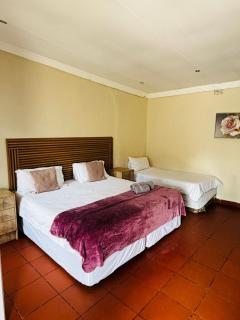 Bono Luxury Guesthouse - Rustenburg - 9