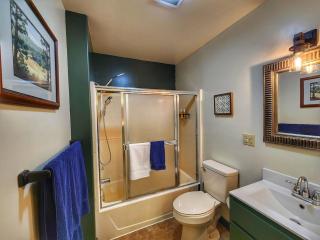 GroupReady, HotTub, PoolTable, FullKitchen & Pups - Portola - 2