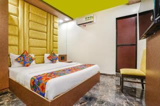 FabExpress Versova Residency - Nr Kokilaben Hospital - Mumbai - 0
