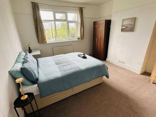 Family Home near Station - Harrow - 9