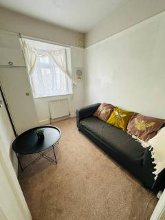 Family Home near Station - Harrow - 8