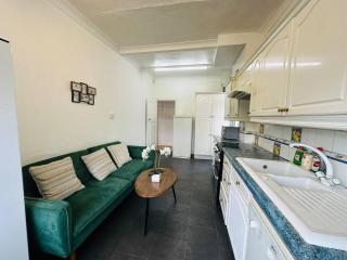 Family Home near Station - Harrow - 6