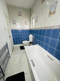 Family Home near Station - Harrow - 2