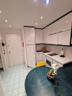 Cozy stay with terrace and shared pool - 2
