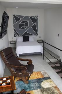 301-Central-modern-comfortable - 0