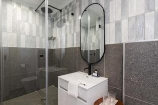 Chic 2nd Floor Venice House Apartment Balcony - Kapstadt - 7