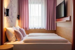 McDreams Hotel Wuppertal City - Wuppertal - 0
