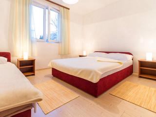 Pet Friendly Escape Njivice - Njivice - 4