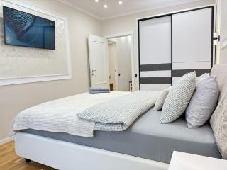 White and Cozy Apartment in the Center - Chişinău - 1