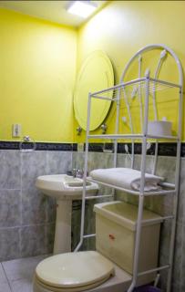 Hermosa Casa, zona tranquila,ubicación estrategica - Cuenca - 3