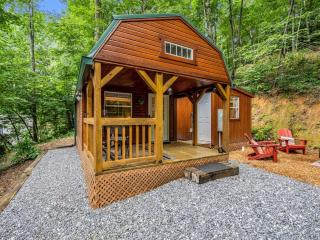 Romantic King-Bed Couples Cabin Lake Lure - Lake Lure - 8
