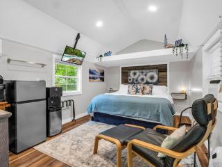 Romantic King-Bed Couples Cabin Lake Lure - Lake Lure - 4