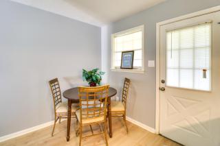 Walk to Eats and Entertainment Home in Brookhaven - Brookhaven - 4