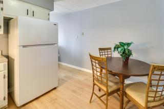 Walk to Eats and Entertainment Home in Brookhaven - Brookhaven - 3