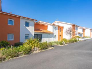 Apartment Les Jardins d'Aunis-2 by Interhome - Royan - 0