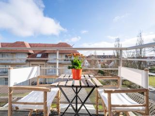 Apartment Appartment with beach cabine and parking by Interhome - De Haan - 1