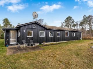 Holiday Home Hælf - 600m from the sea by Interhome - Grenå - 0