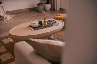 Yas Island Elegant 2BR with Lake & Pool View - Abu Dhabi - 1