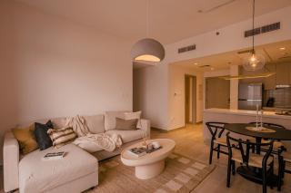 Yas Island Elegant 2BR with Lake & Pool View - Abu Dhabi - 8