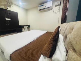 Champion Hotel - Lucknow - 1