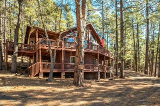 Lara's Lodge by the Lake - Munds Park - 0