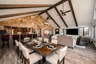 Riverside Luxury: Fully Equipped Cabin with Outstanding Views in Emlenton, PA - Emlenton - 1