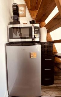 Tiny Glamping Container Offering Exquisite Views of Canyon Lake with Shared Hot-Tub, Nearby San Antonio - Canyon Lake - 6
