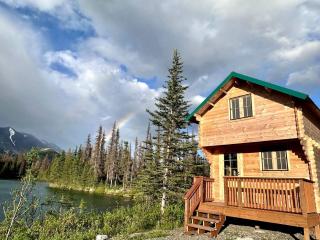 Solar Powered Lakefront Twin Tiny Houses in Cantwell Alaska, Perfect for a Group Getaway to Denali National Park - 9