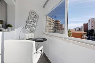 019 Stylish 3 Bed Ibensa Square Apt, near Beach & Bars - Benalmádena - 5