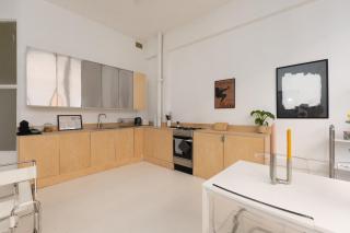 Bright & Spacious 2BR Flat, GREAT transport links - 1
