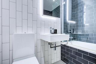 Royal Docks - Luxury 1 bedroom apartment - 2